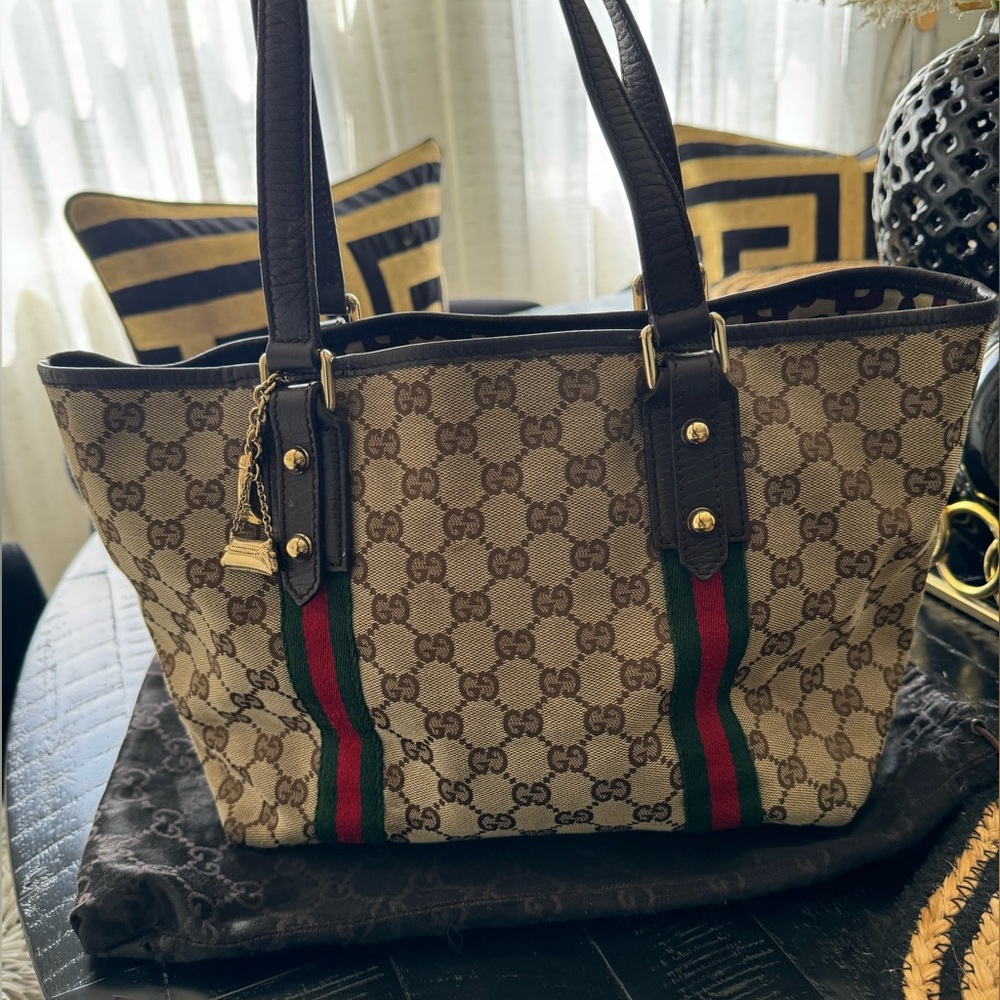 Gucci shoulder bag authentic